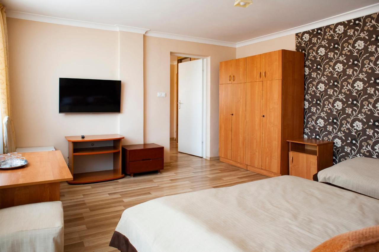 Hotel Livia فوومين المظهر الخارجي الصورة